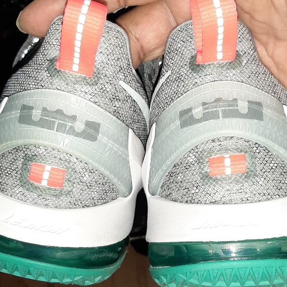 LEBRON'S 13 LOW stealth - Picture 2 of 6